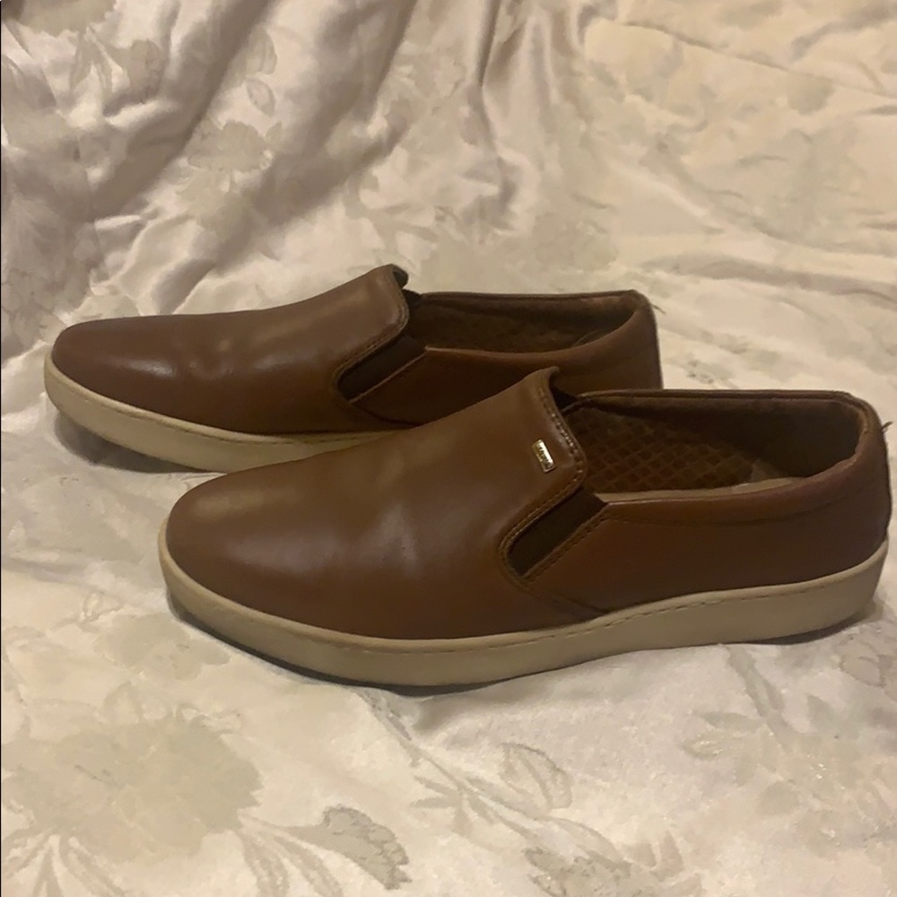 Flexi woman sneakers shoes.